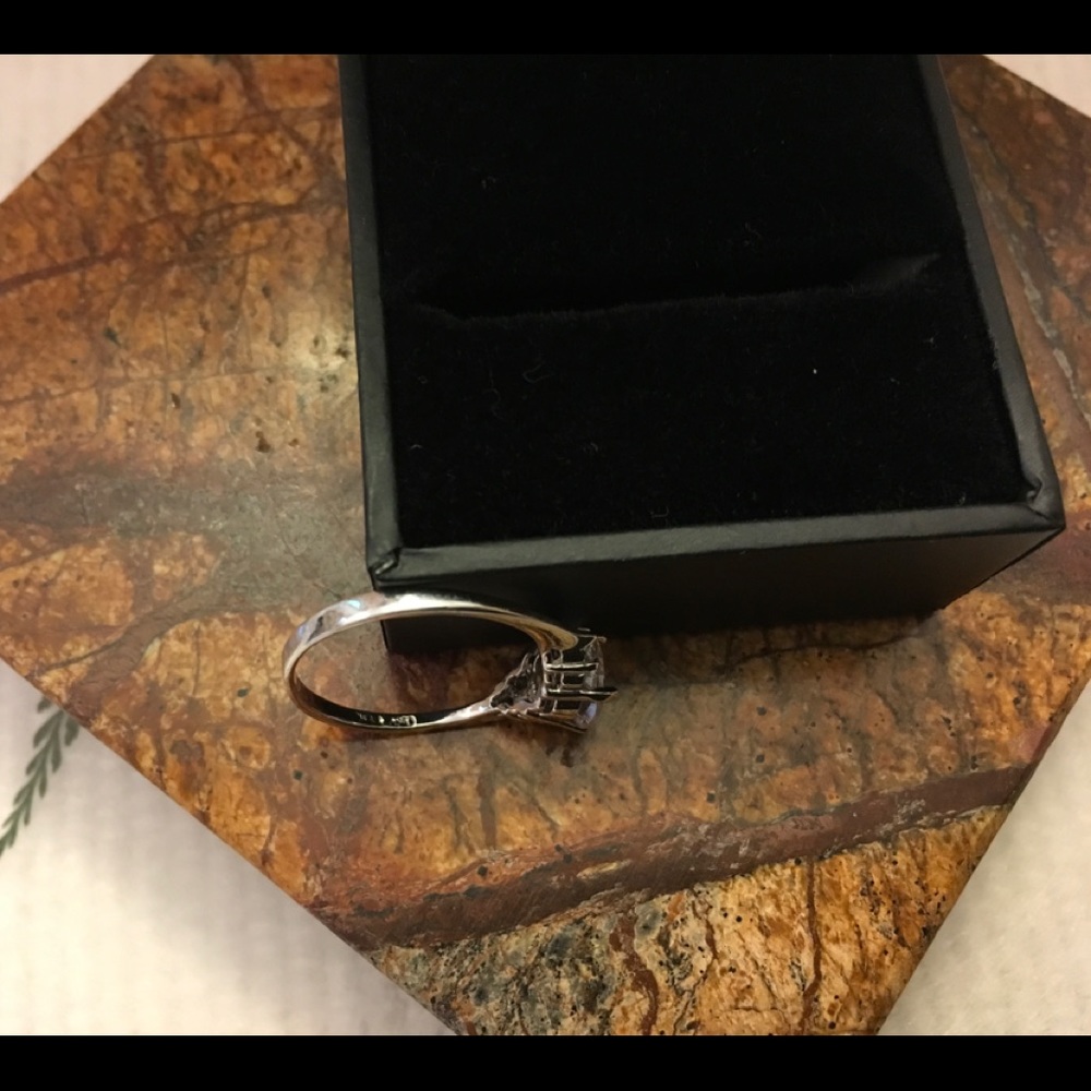 Sterling oval statement ring - Picture 5 of 5